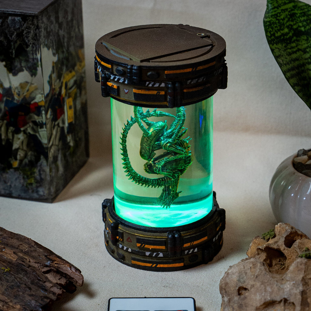 Alien Specimen Lamp – Sci-Fi Decorative Light