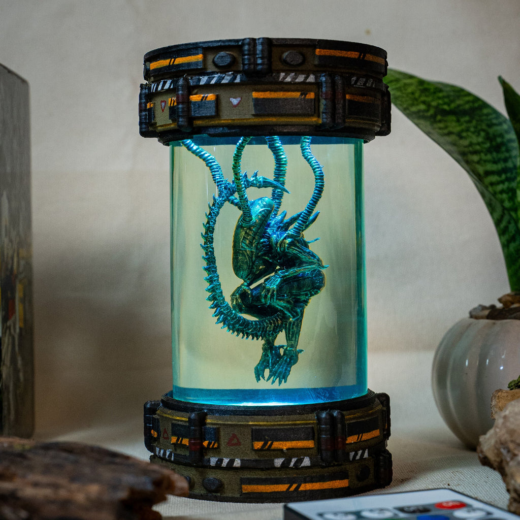 Alien Specimen Lamp – Sci-Fi Decorative Light