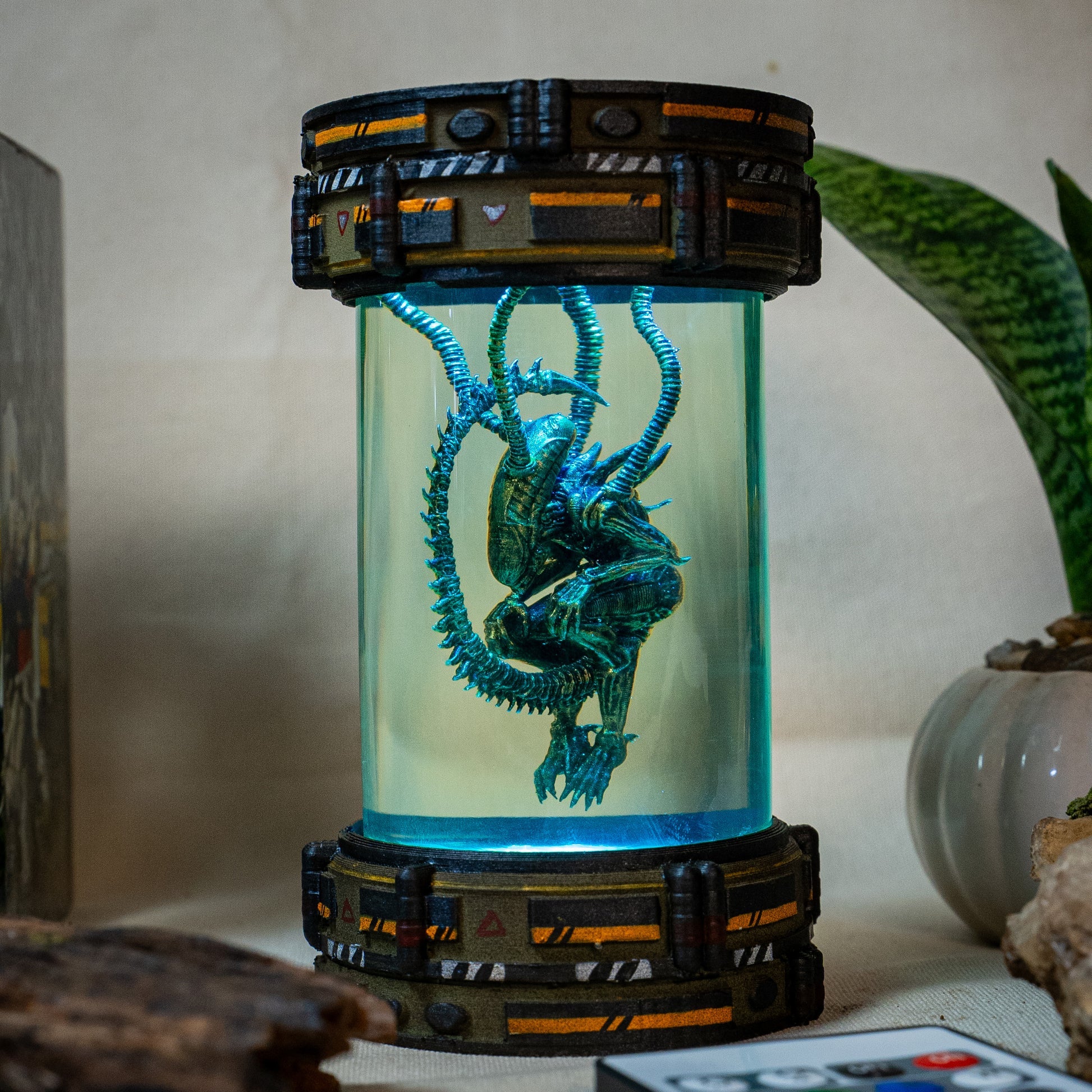 Alien Specimen Lamp – Sci-Fi Decorative Light