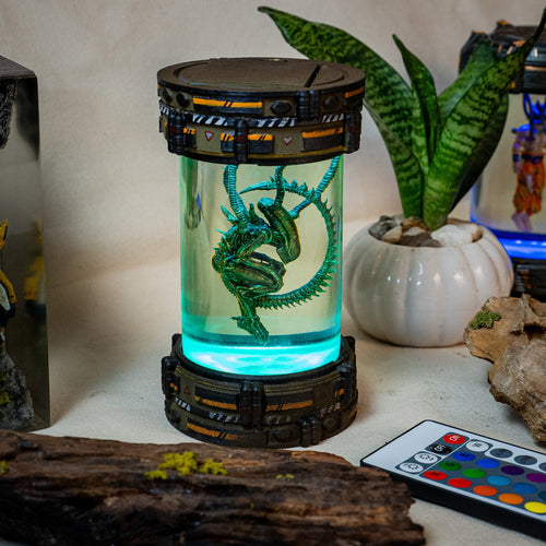 Alien Specimen Lamp – Sci-Fi Decorative Light