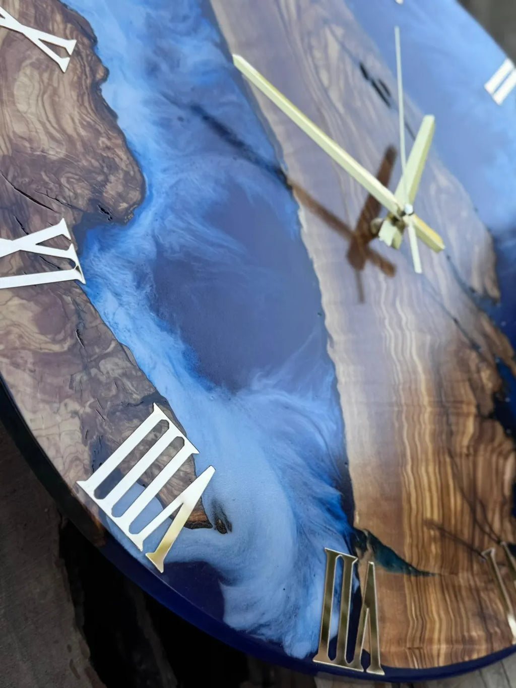 Deep Blue River Epoxy Wood Wall Clock – Handmade Resin Decor