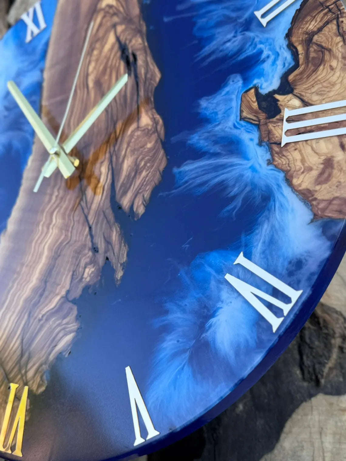 Deep Blue River Epoxy Wood Wall Clock – Handmade Resin Decor
