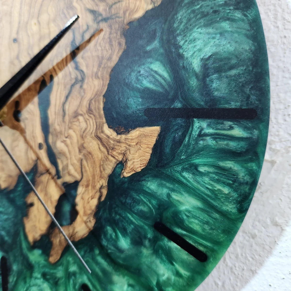 Emerald River Epoxy Wood Wall Clock – Handmade Resin Home Decor
