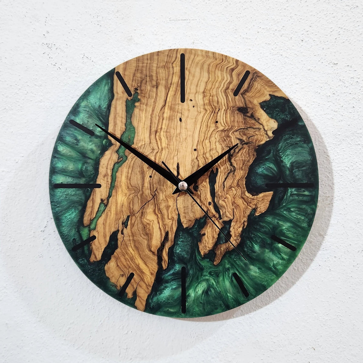 Emerald River Epoxy Wood Wall Clock – Handmade Resin Home Decor