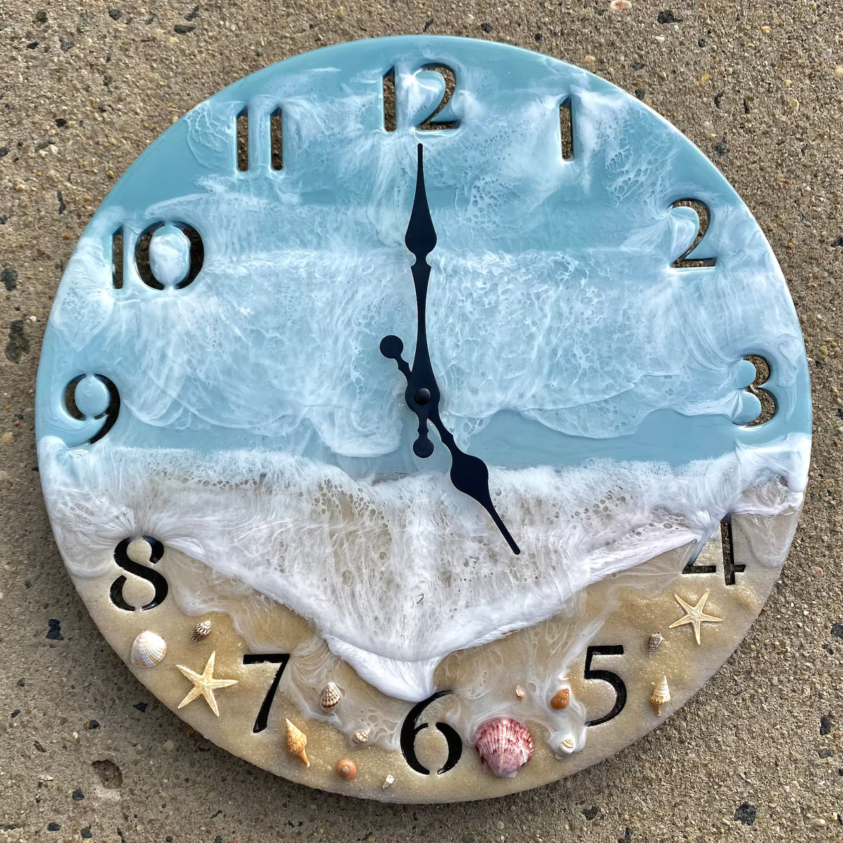 Seaside Shell Epoxy Resin Wall Clock – Ocean Wave Coastal Décor