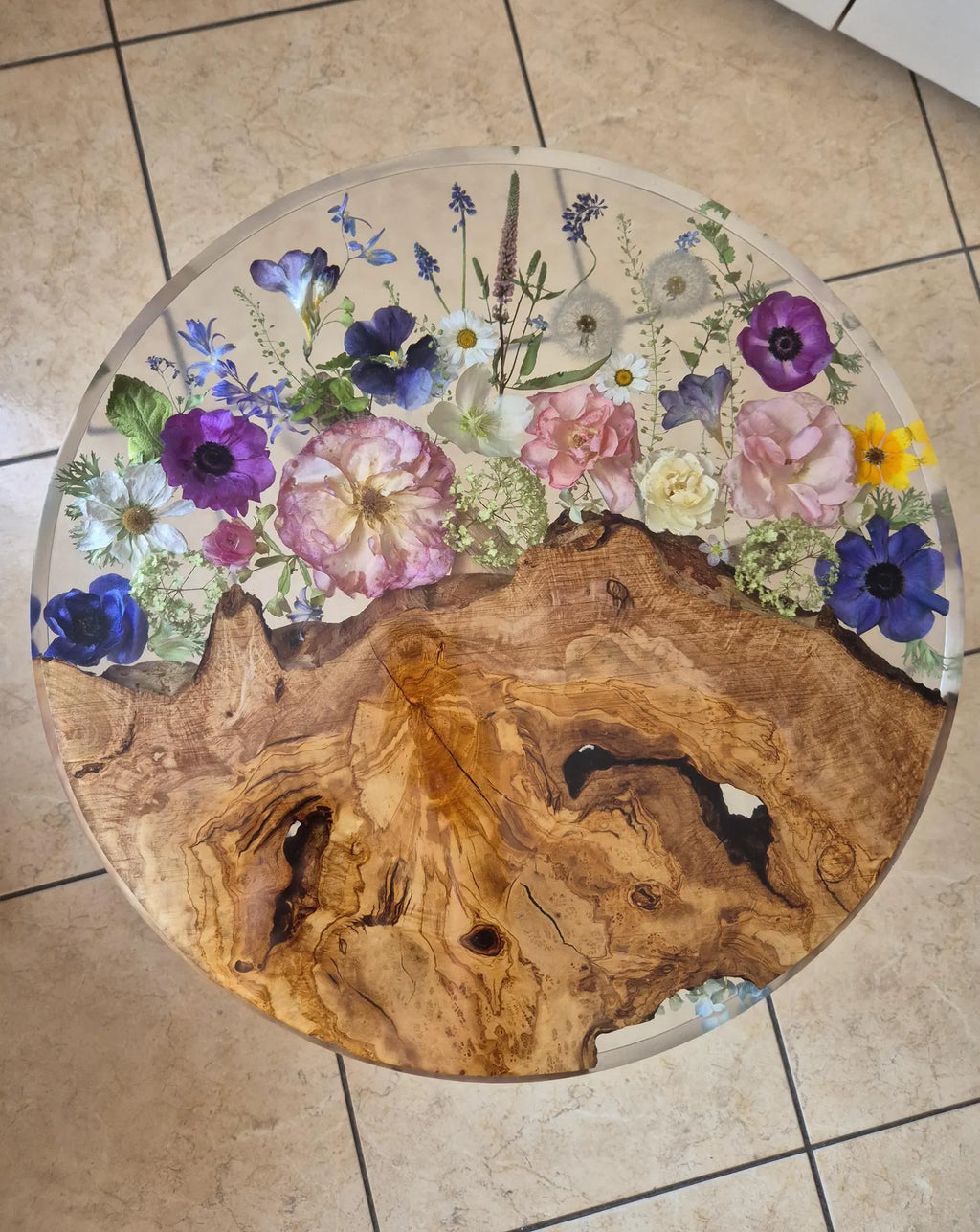 Pressed Flower Epoxy Resin Table – Round Live-Edge Wood Botanical Tabletop
