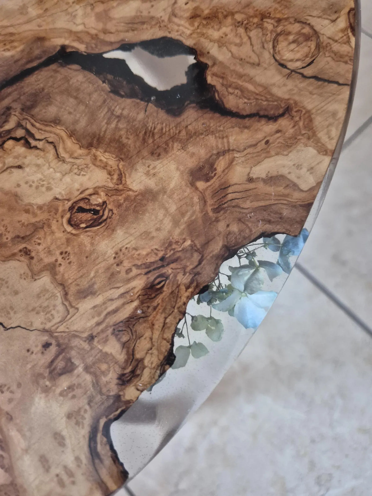 Pressed Flower Epoxy Resin Table – Round Live-Edge Wood Botanical Tabletop