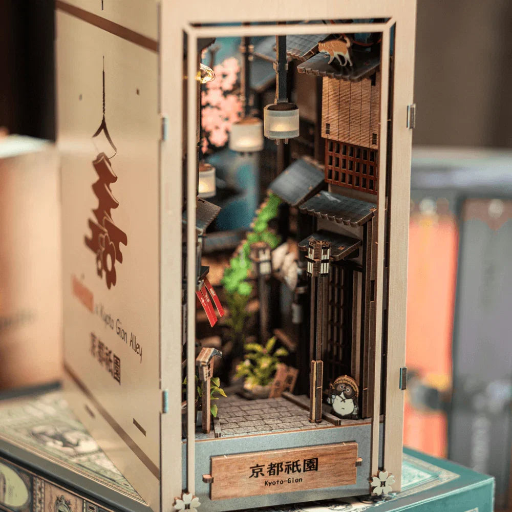 Moonlit Gion Kyoto DIY Book Nook Kit