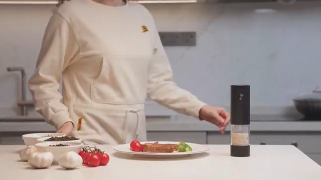 Electric Salt & Pepper Grinder Set – Automatic Battery-Operated Mills with Adjustable Coarseness & LED Light